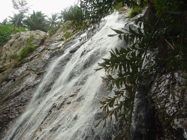 Na Muang Waterfall